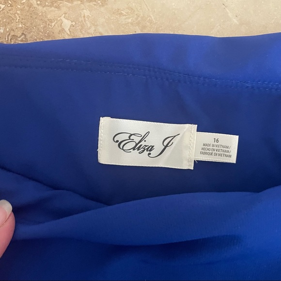 Blue long gown off shoulders size 16 - Picture 7 of 8